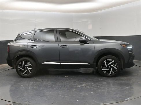 Certified 2025 Nissan Kicks SV w/ Charging Package image 2