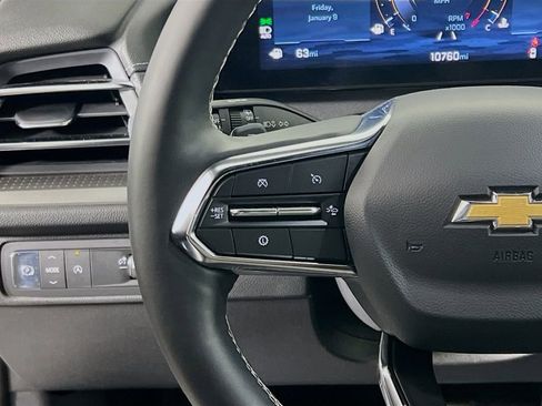 Used 2025 Chevrolet Traverse LT image 10