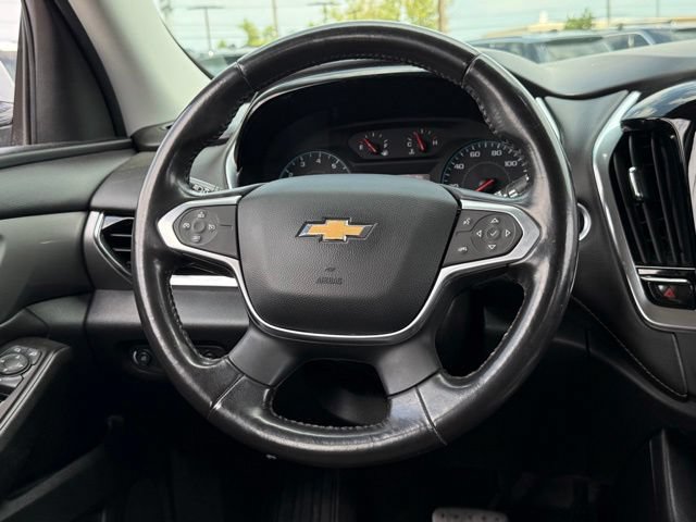Used 2020 Chevrolet Traverse LT FWD image 2