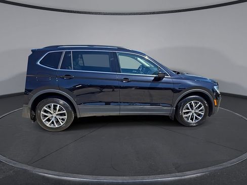 Used 2019 Volkswagen Tiguan SE w/ Panoramic Sunroof Package FWD image 8