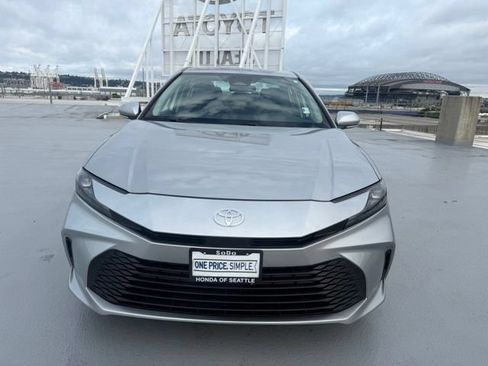 Used 2025 Toyota Camry LE FWD image 8