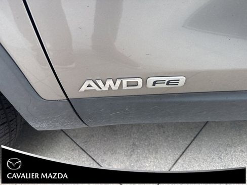 Used 2017 Kia Sorento EX image 8