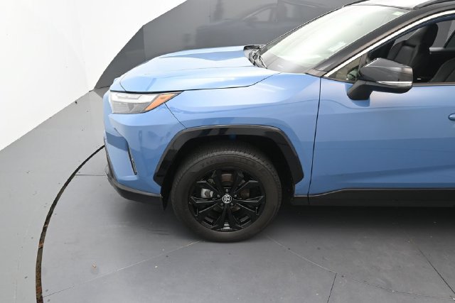 Used 2023 Toyota RAV4 XSE AWD/4WD image 9