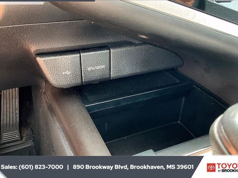 Used 2024 Toyota Camry SE FWD image 23