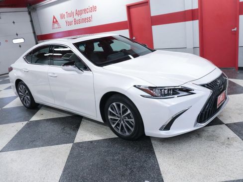 Used 2022 Lexus ES 350 w/ Premium Package FWD image 3