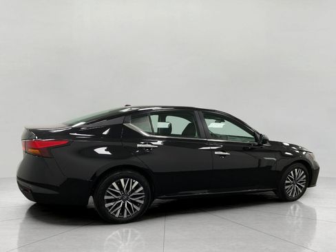 Certified 2025 Nissan Altima 2.5 SV FWD image 31