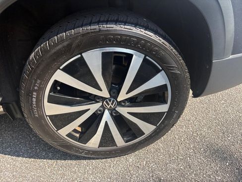 Certified 2023 Volkswagen Taos SE FWD image 22