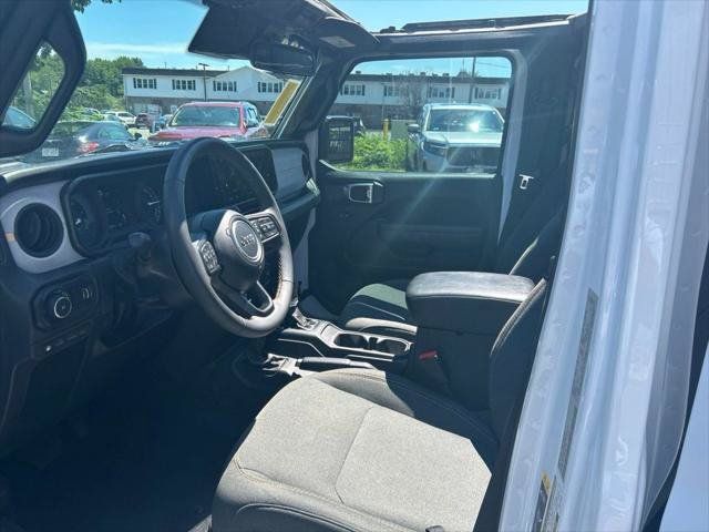 Certified 2024 Jeep Wrangler Unlimited w/ Convenience Group AWD/4WD image 30