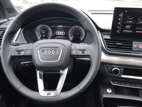 Used 2024 Audi Q5 e Premium Plus w/ Premium Plus Package image 10