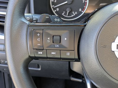 Used 2021 Nissan Rogue SV image 18