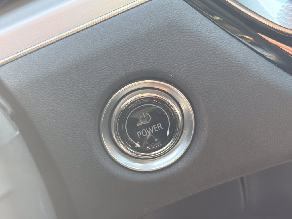 Certified 2025 Cadillac Lyriq Luxury AWD/4WD image 31