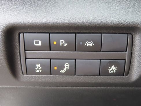 Used 2023 Nissan Kicks S image 8