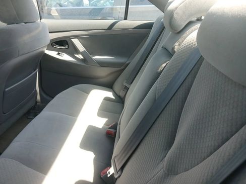 Used 2009 Toyota Camry LE FWD image 6