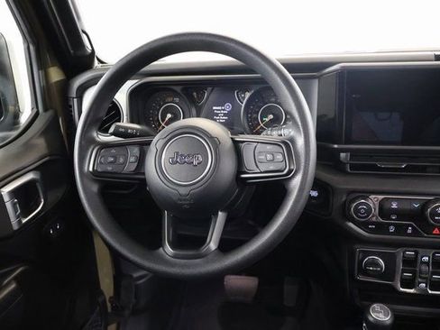 Used 2025 Jeep Wrangler Sport image 11