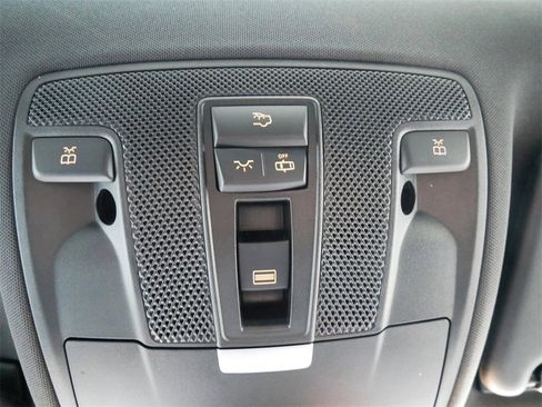 Used 2020 Mercedes-Benz GLA 250 4MATIC image 25