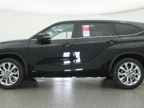 New 2026 Toyota Highlander Limited AWD/4WD image 19
