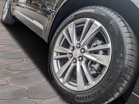 New 2025 Cadillac XT6 Premium Luxury image 7