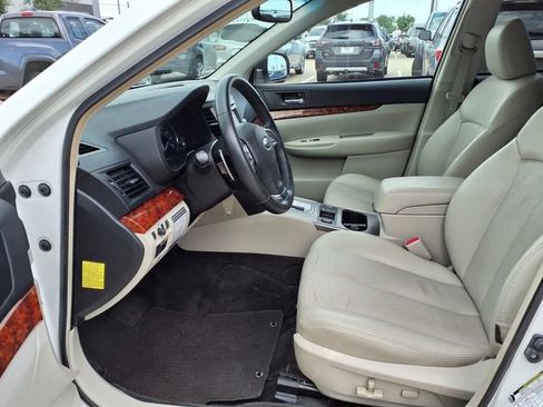 Used 2012 Subaru Outback 3.6R Limited AWD/4WD image 6