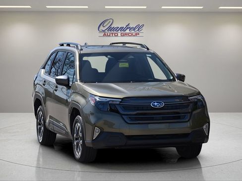 Used 2026 Subaru Forester Premium AWD/4WD image 2