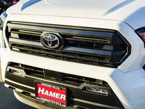 New 2026 Toyota Tacoma SR5 image 9