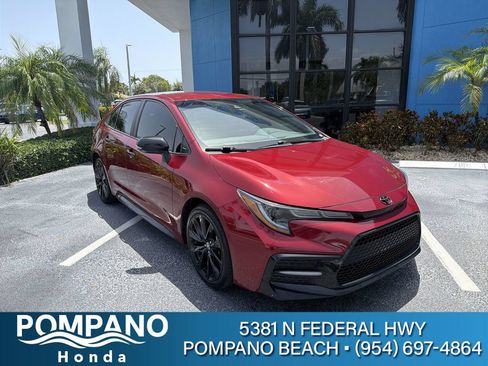 Used 2022 Toyota Corolla SE FWD image 2
