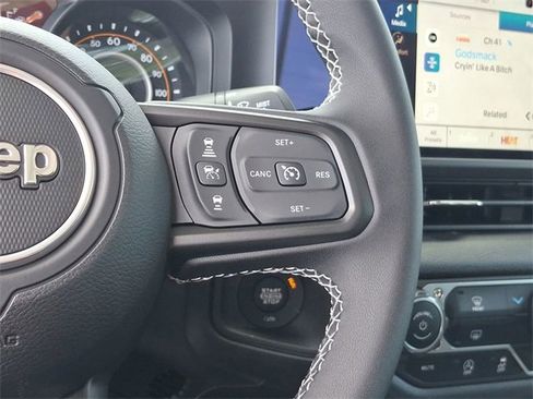 New 2025 Jeep Gladiator Sport image 28