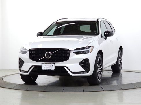 Certified 2024 Volvo XC60 B5 Plus w/ Climate Package AWD/4WD image 3