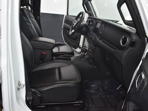 Used 2023 Jeep Wrangler Unlimited Sahara image 23