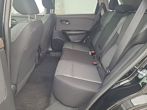 Used 2023 Nissan Rogue SV AWD/4WD image 17