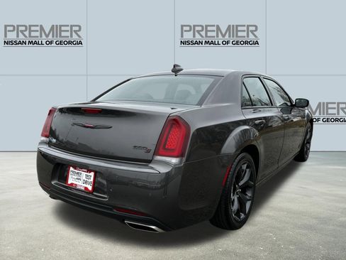 Used 2021 Chrysler 300 S image 5