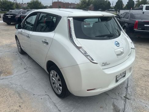 Used 2015 Nissan Leaf S w/ Charge Package FWD image 3