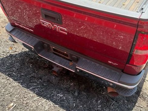 Used 2018 GMC Sierra 2500 SLT w/ Duramax Plus Package AWD/4WD image 10