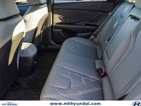 New 2025 Hyundai Elantra Limited FWD image 23