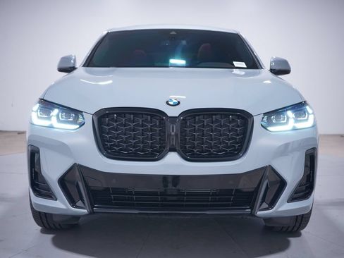 Used 2025 BMW X4 xDrive30i w/ M Sport Package AWD/4WD image 4