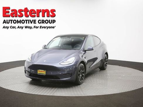Used 2022 Tesla Model Y Long Range image 49