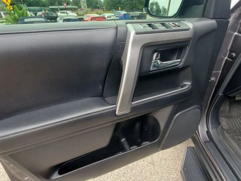 Used 2019 Toyota 4Runner SR5 Premium AWD/4WD image 21