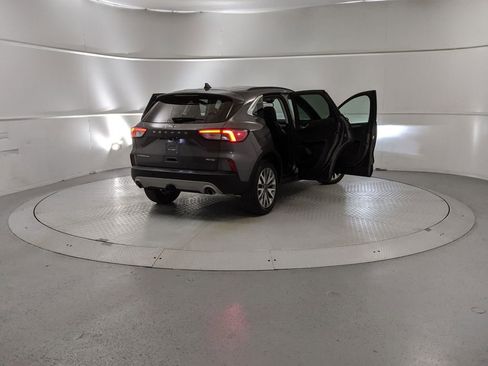 Certified 2022 Ford Escape Titanium w/ Class II Trailer Tow Package image 9