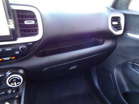 Used 2023 Hyundai Venue Limited FWD image 23