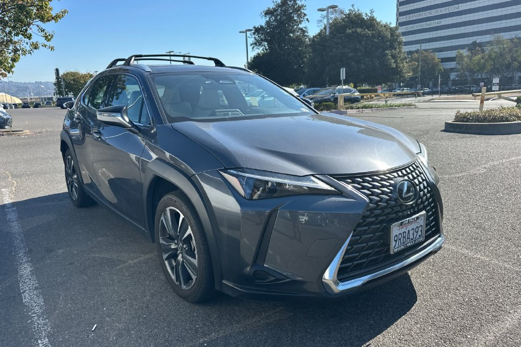 Used 2025 Lexus UX 300h FWD w/ Accessory Package (Z2) image 2