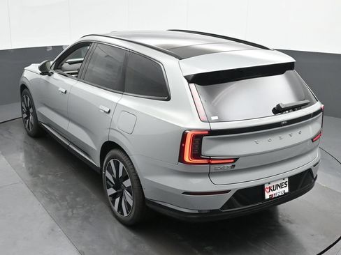 Used 2025 Volvo EX90 Ultra AWD/4WD image 39