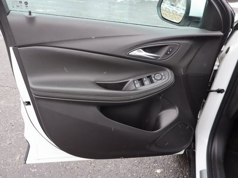 Used 2023 Buick Encore GX Select w/ Safety Package II image 24