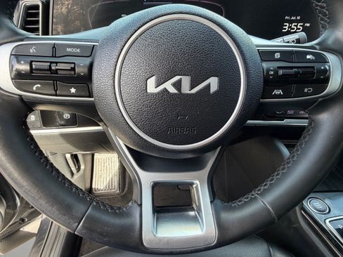 Used 2023 Kia Sportage EX FWD image 25