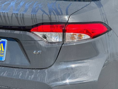 Used 2025 Toyota Corolla LE FWD image 23