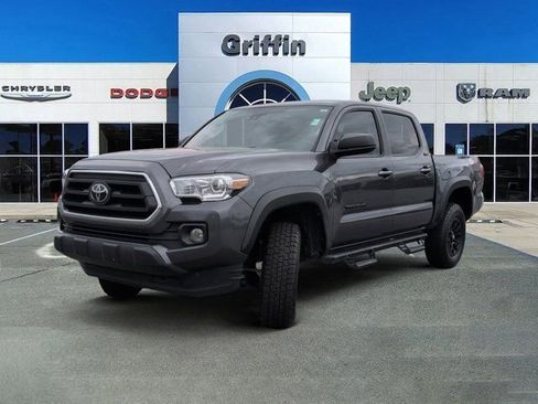 Used 2023 Toyota Tacoma SR5 RWD image 11