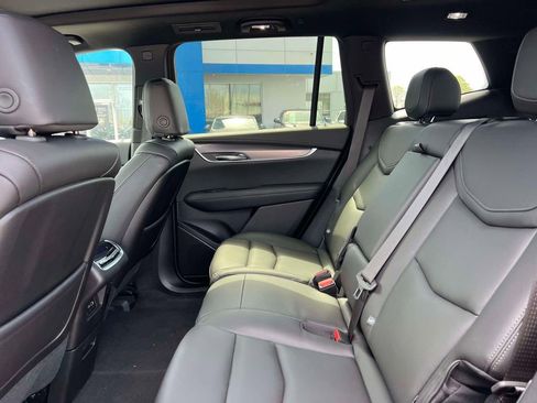 Used 2024 Cadillac XT6 Luxury image 12