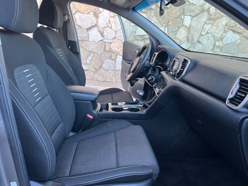 Used 2018 Kia Sportage LX AWD/4WD image 13
