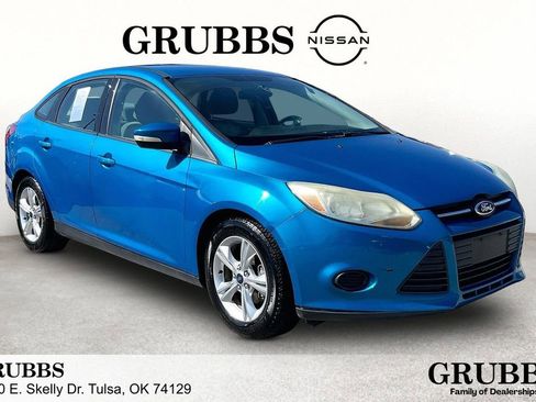 Used 2013 Ford Focus SE FWD image 1