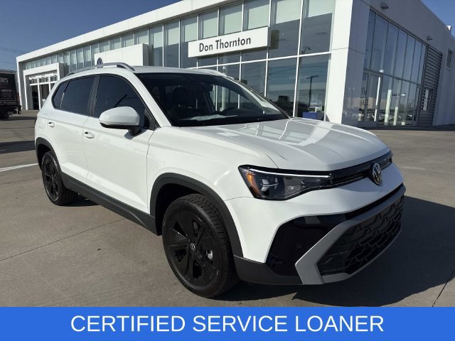 Certified 2026 Volkswagen Taos SE FWD image 1