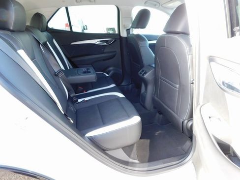 Certified 2025 Buick Envision Sport Touring image 20