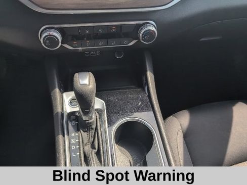 Used 2024 Nissan Altima 2.5 SV FWD image 4